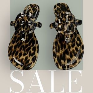⬇️ Tory Burch Miller Leopard Patent Leather Logo Sandals